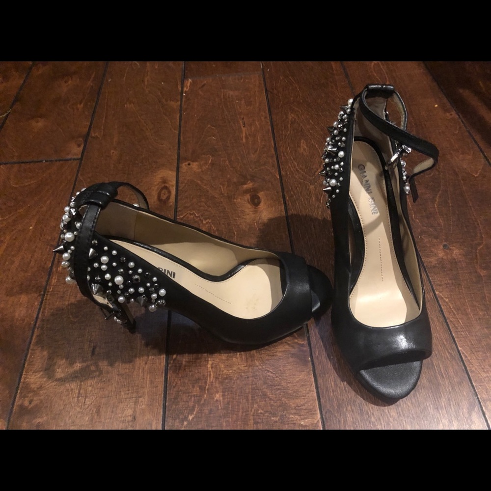Embellished peep toe pumps